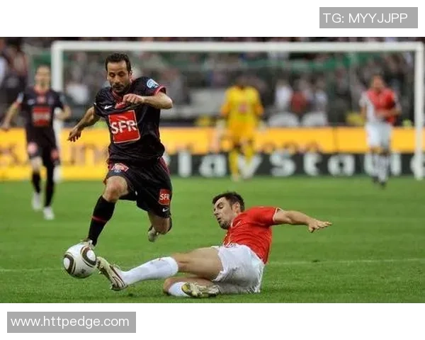 竞技俱乐部与拉努斯的精彩对决揭示了足球战术与团队合作的重要性