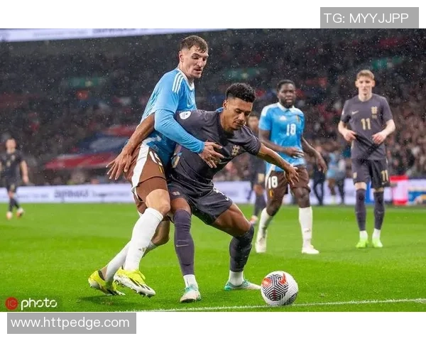 英格兰与美国友谊赛精彩对决展现足球魅力与文化交流