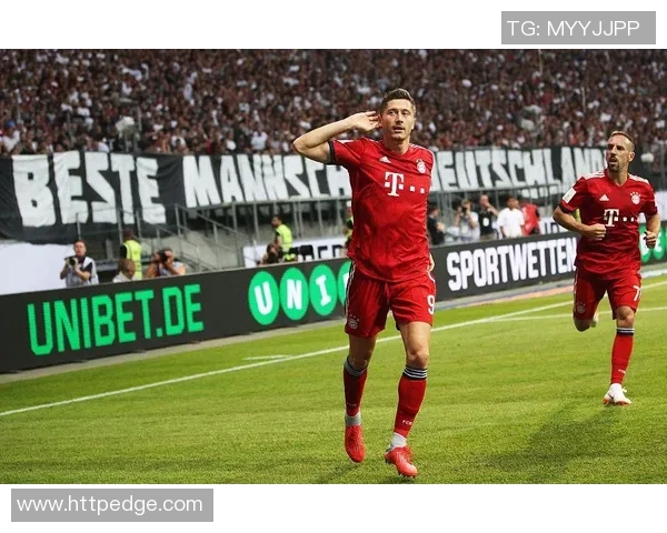 莱万背叛旧主引发拜仁球迷愤怒指责其忘恩负义情绪高涨