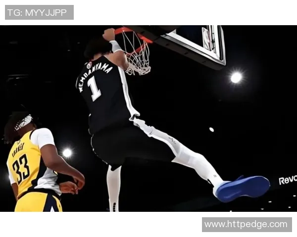 马刺与独行侠精彩对决录播回顾全场精彩瞬间与战术分析 马刺与独行侠精彩对决录播回顾全场精彩瞬间与战术分析