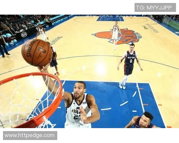 雷霆与火箭激战正酣腾讯网为您全程直播精彩瞬间