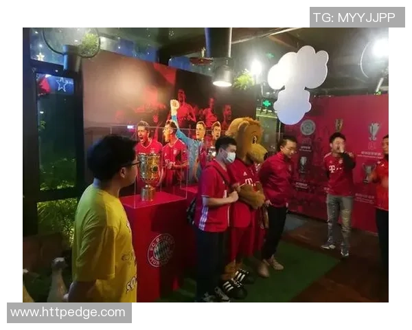 格雷米奥与河床首发阵容揭晓双方实力对决引发球迷热议