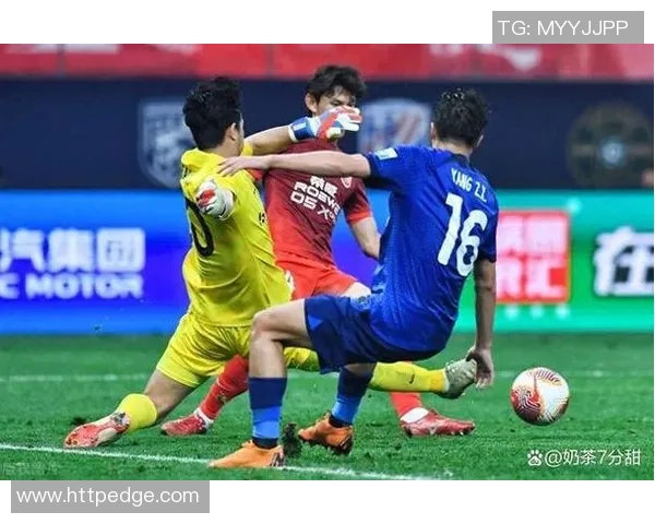 申花与上港激战11月19日巅峰对决谁能笑到最后