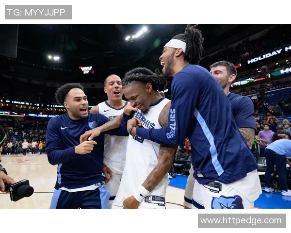 莫兰特解禁复出首战狂砍38分灰熊球迷齐声高呼MVP荣耀