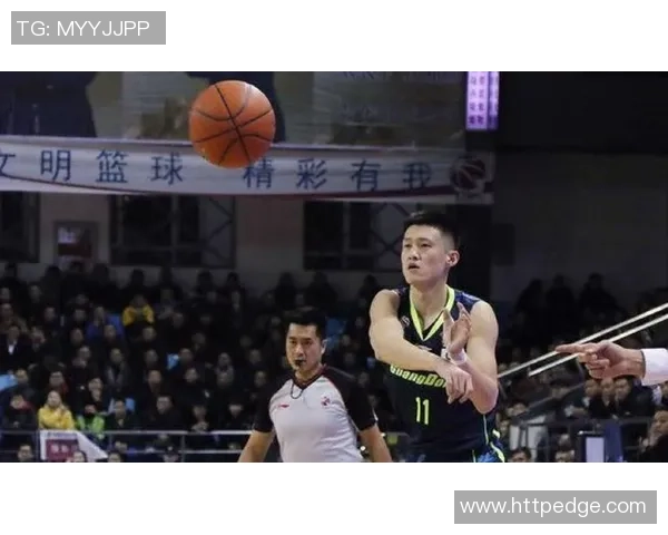 重庆篮球队配合变革引发热议球迷期待新战术带来的精彩表现