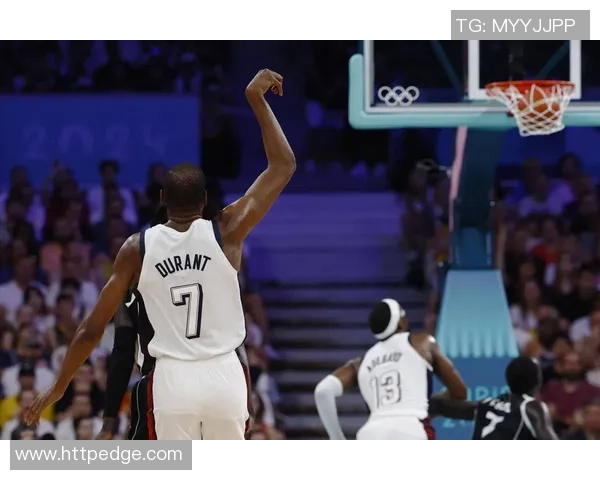 篮球明星施密特的传奇之路与篮球梦想的追逐历程